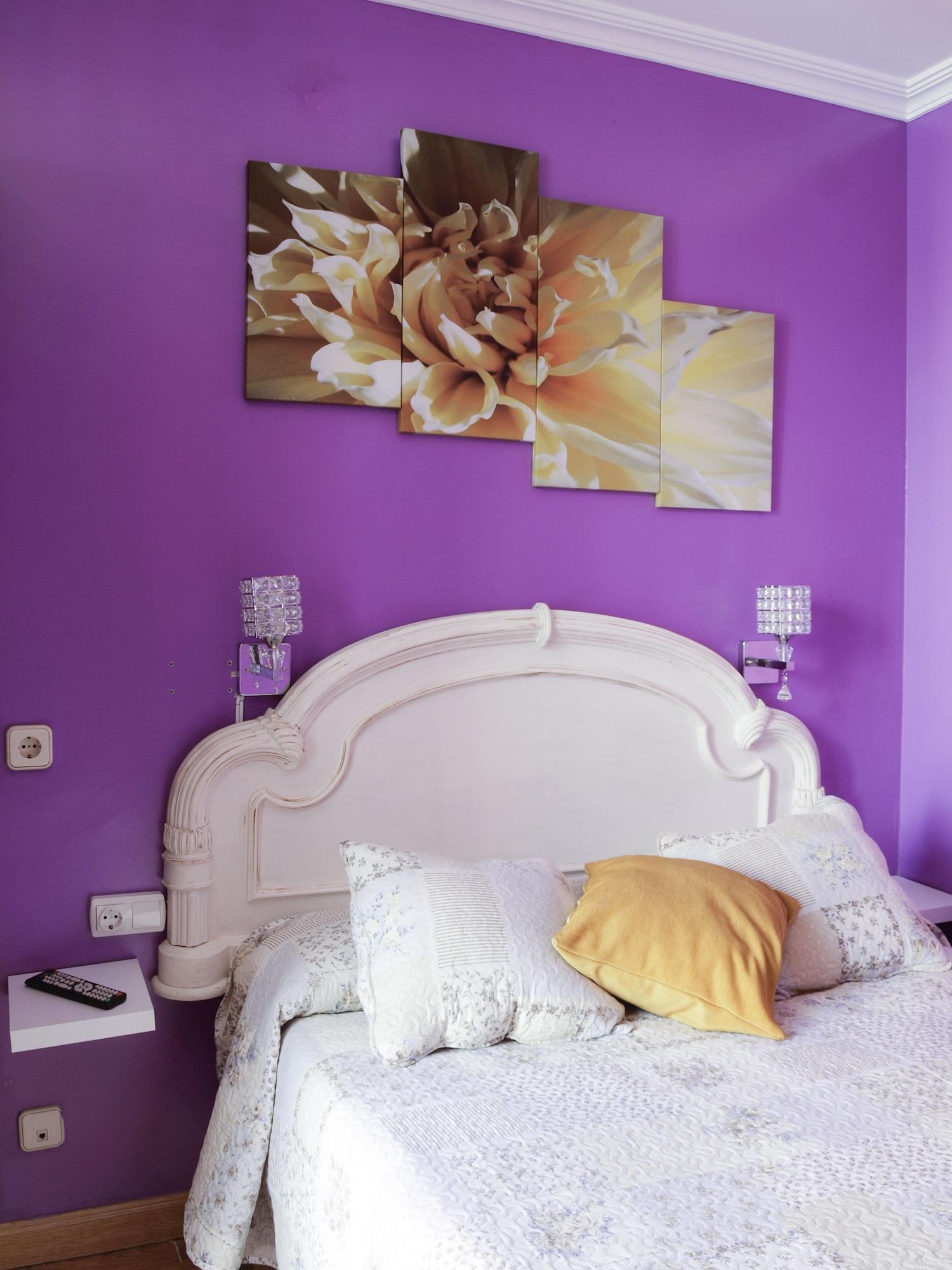 Хостел Rc Miguel Angel Мадрид Экстерьер фото Purple bedroom