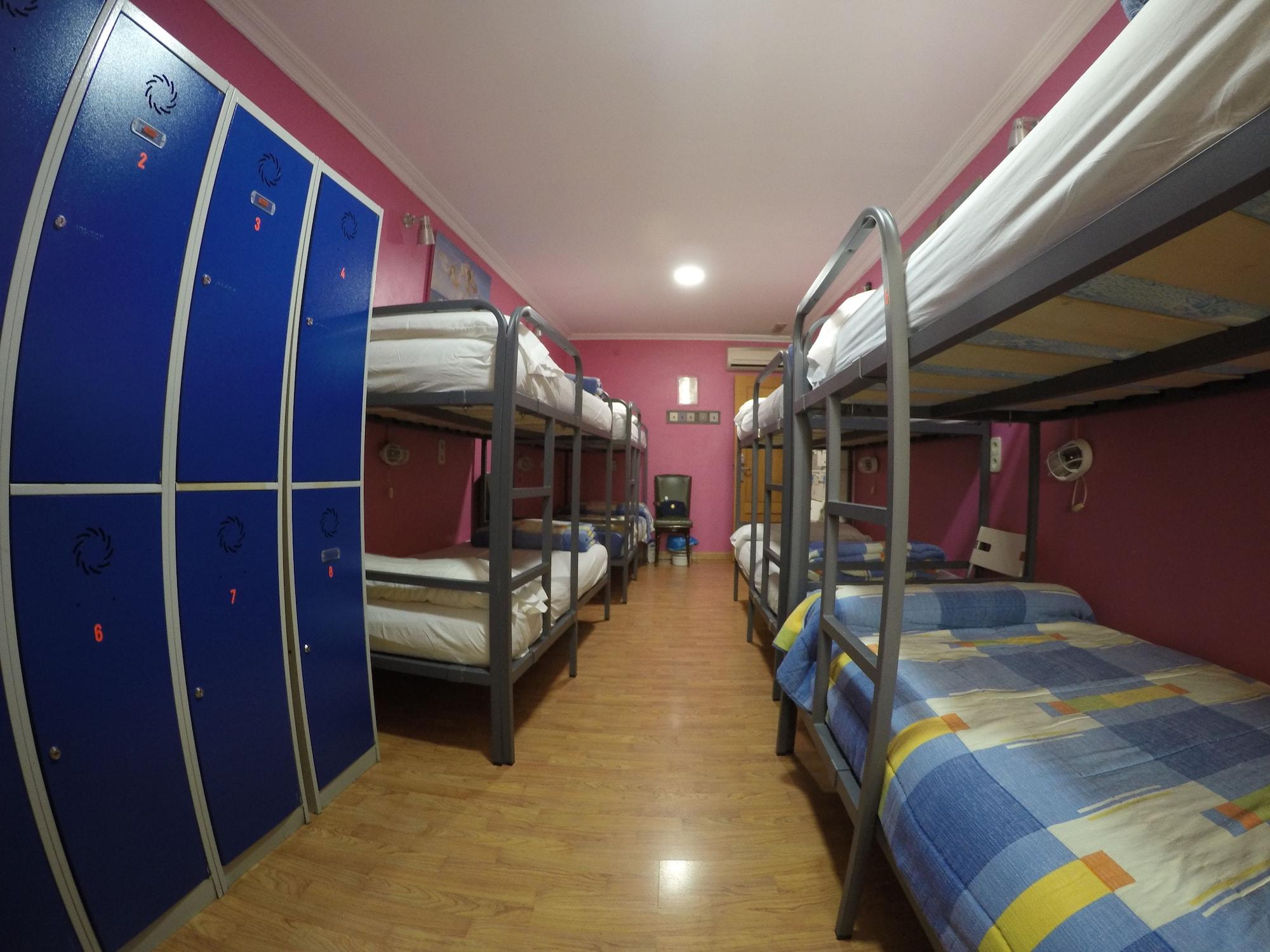 Хостел Rc Miguel Angel Мадрид Экстерьер фото Hostel in Madrid, Spain